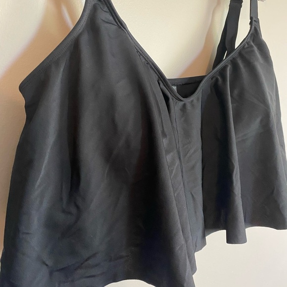 Torrid Wireless Straight Flounce Bikini Top Size 3 - Picture 5 of 10